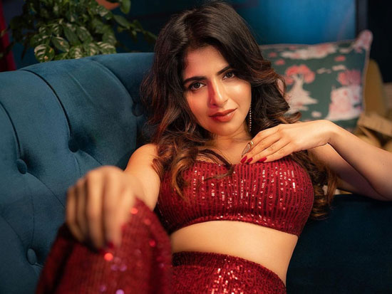 Stellar Looks Of Iswarya Menon